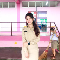 สินิทรา ไชยยศ